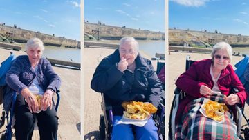 A trip down to the coast for Pontefract care home Residents